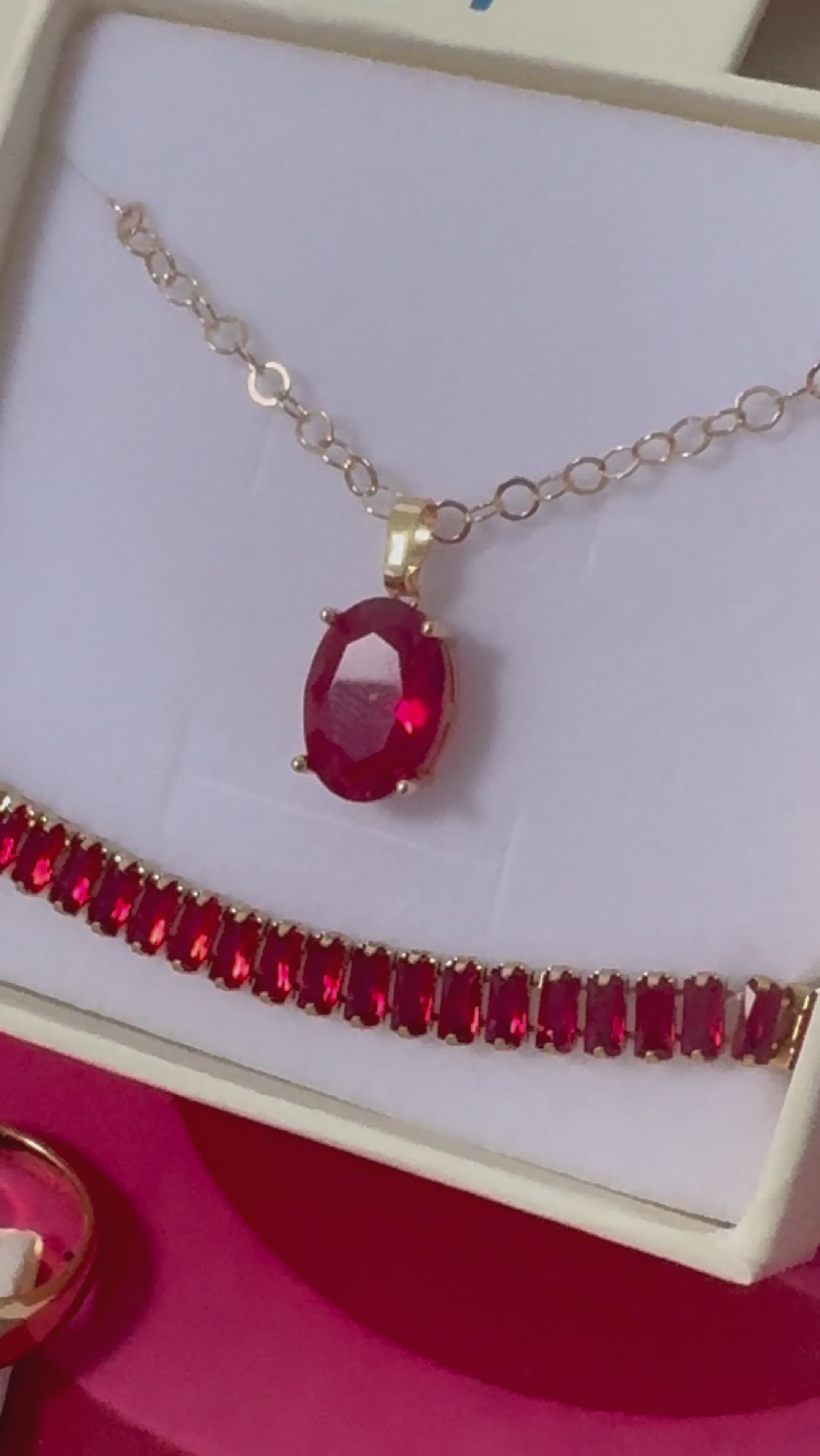 video of the red jewellery collection in Bixby packaging